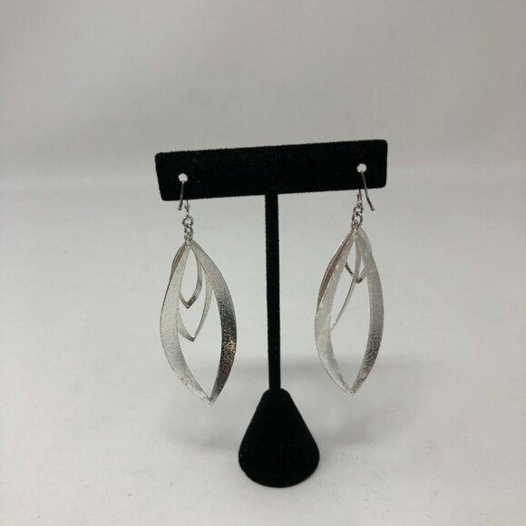 Avon Teardrop Earrings Textured Fashion Silvertone Wire Pierced Dangle 3" - Picture 3 of 4